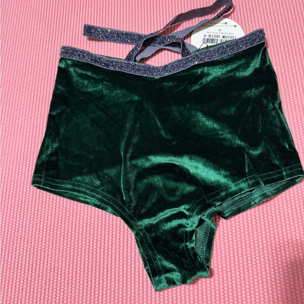 Lunalae pole shorts Sz US 2 EUR 34